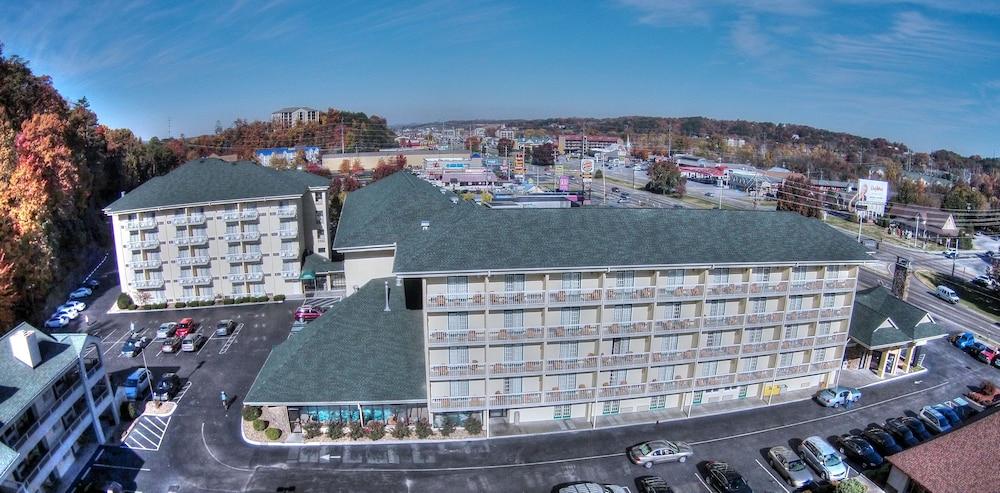 Comfort Inn & Suites At Dollywood Lane Пиджен-Фордж Экстерьер фото