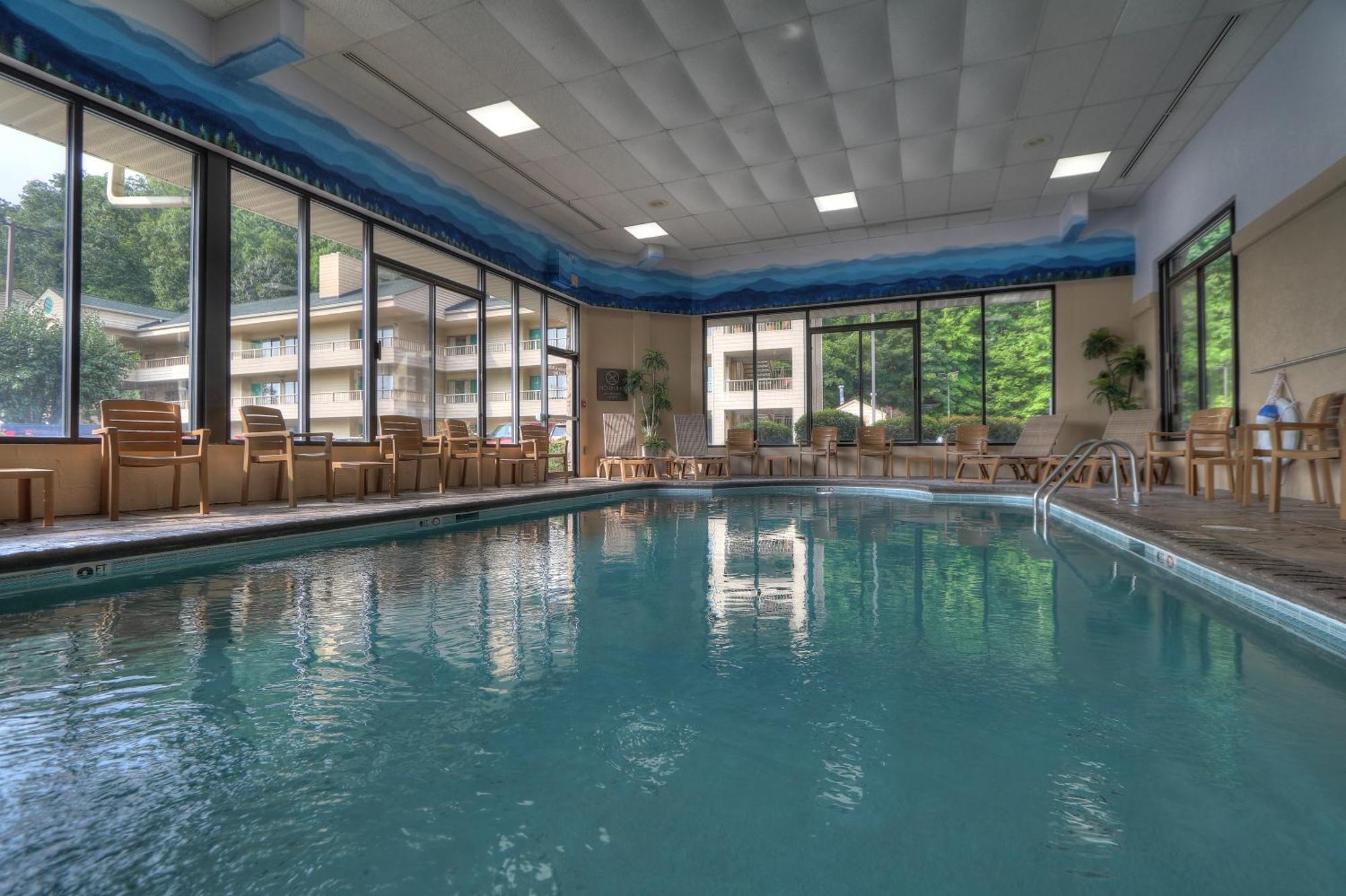 Comfort Inn & Suites At Dollywood Lane Пиджен-Фордж Экстерьер фото